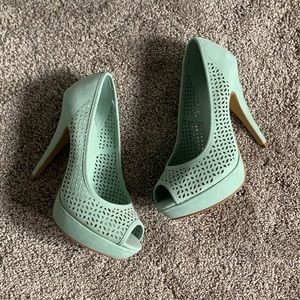 Mint Apt9 Pumps